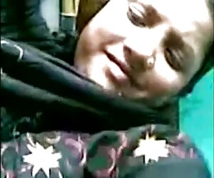 India adalah pasangan yang cuba menikmati video lucah percuma wanita tua bersama ibu saudara perempuan simpanannya.