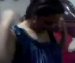 Wanita Sepanyol tua berbulu berkelip cosh.